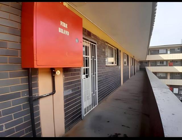 2 BEDROOM APARTMENT FOR SALE IN RUSTENBURG CENTRAL